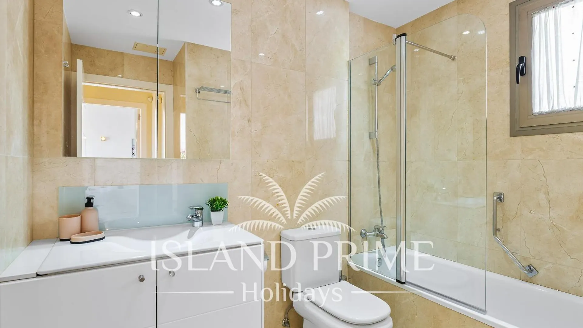 Family Home In Luxury Complex In La Caleta Mg5 アデヘ
