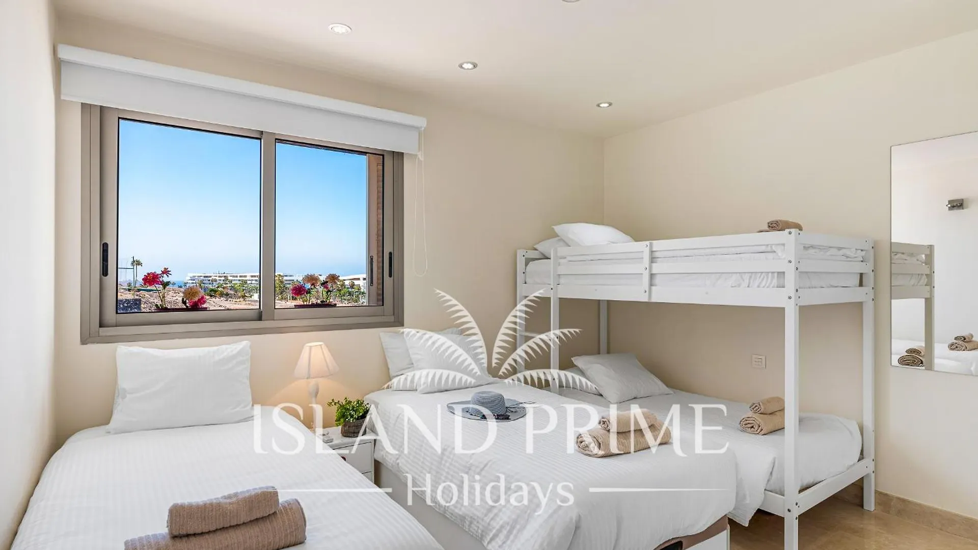 Family Home In Luxury Complex In La Caleta Mg5 アデヘ 0*,  スペイン