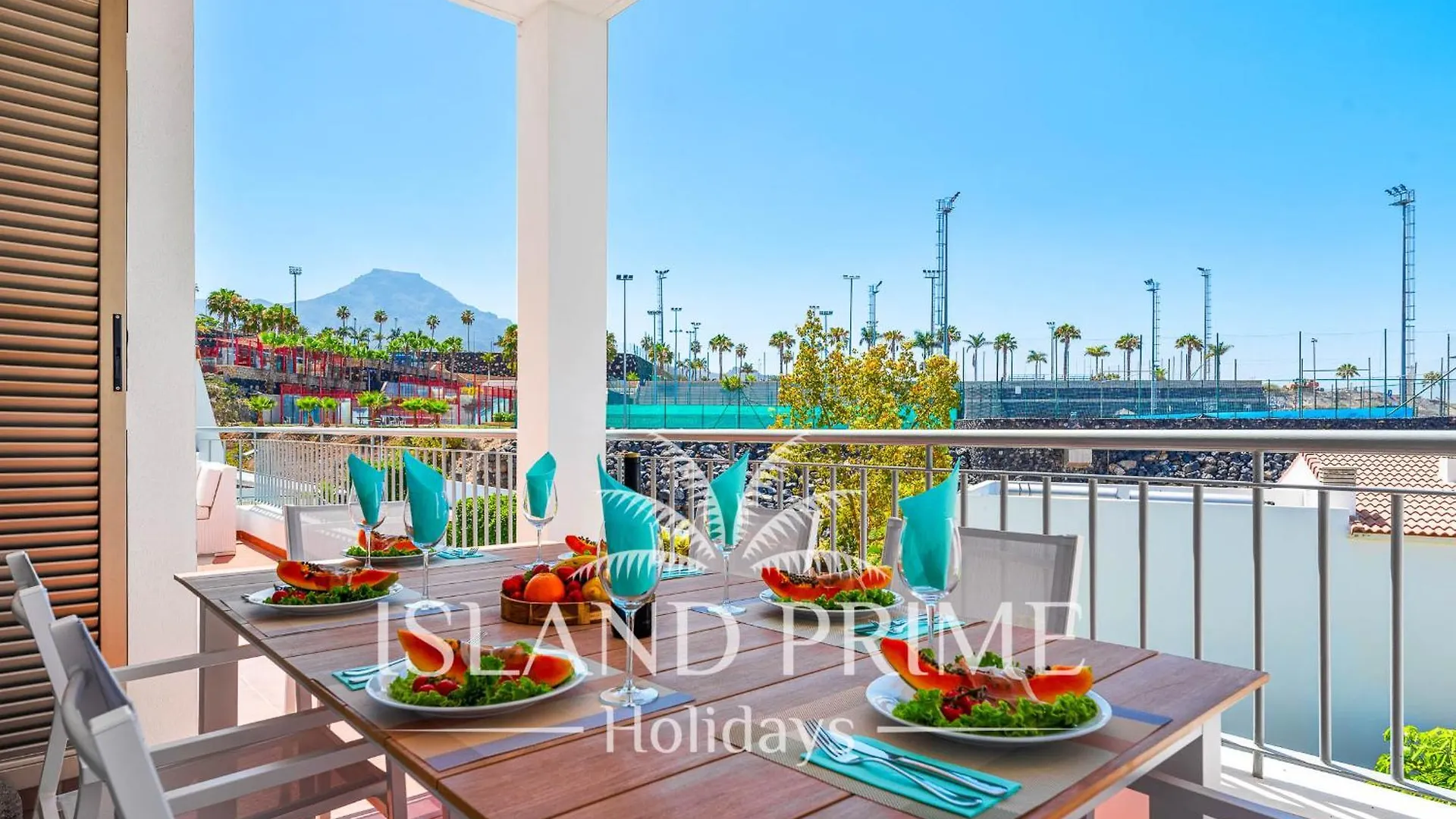 Family Home In Luxury Complex In La Caleta Mg5 アデヘ