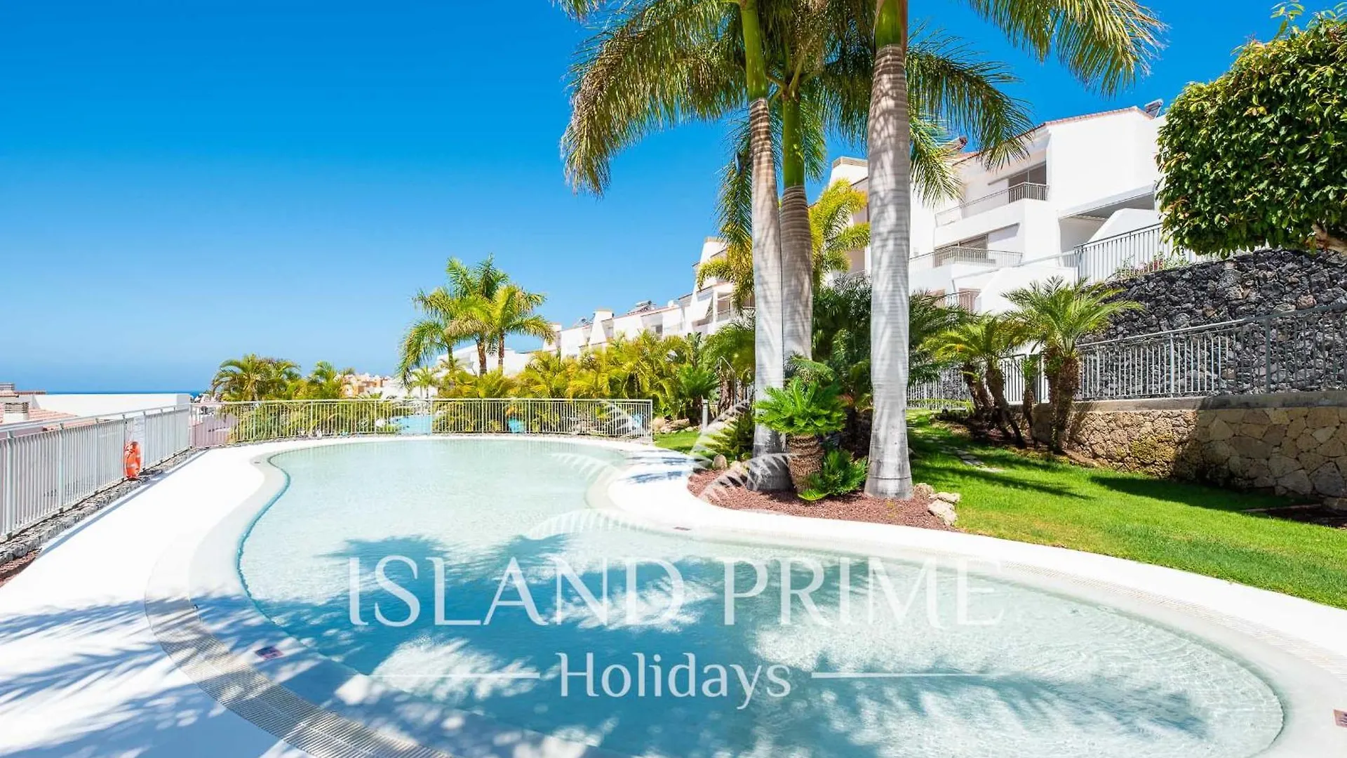 Family Home In Luxury Complex In La Caleta Mg5 アデヘ アパート